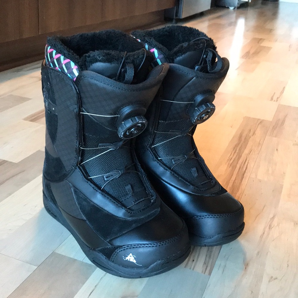 K2 snowboard boots worn once. Great condition.